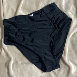 Like new black swim bottoms L